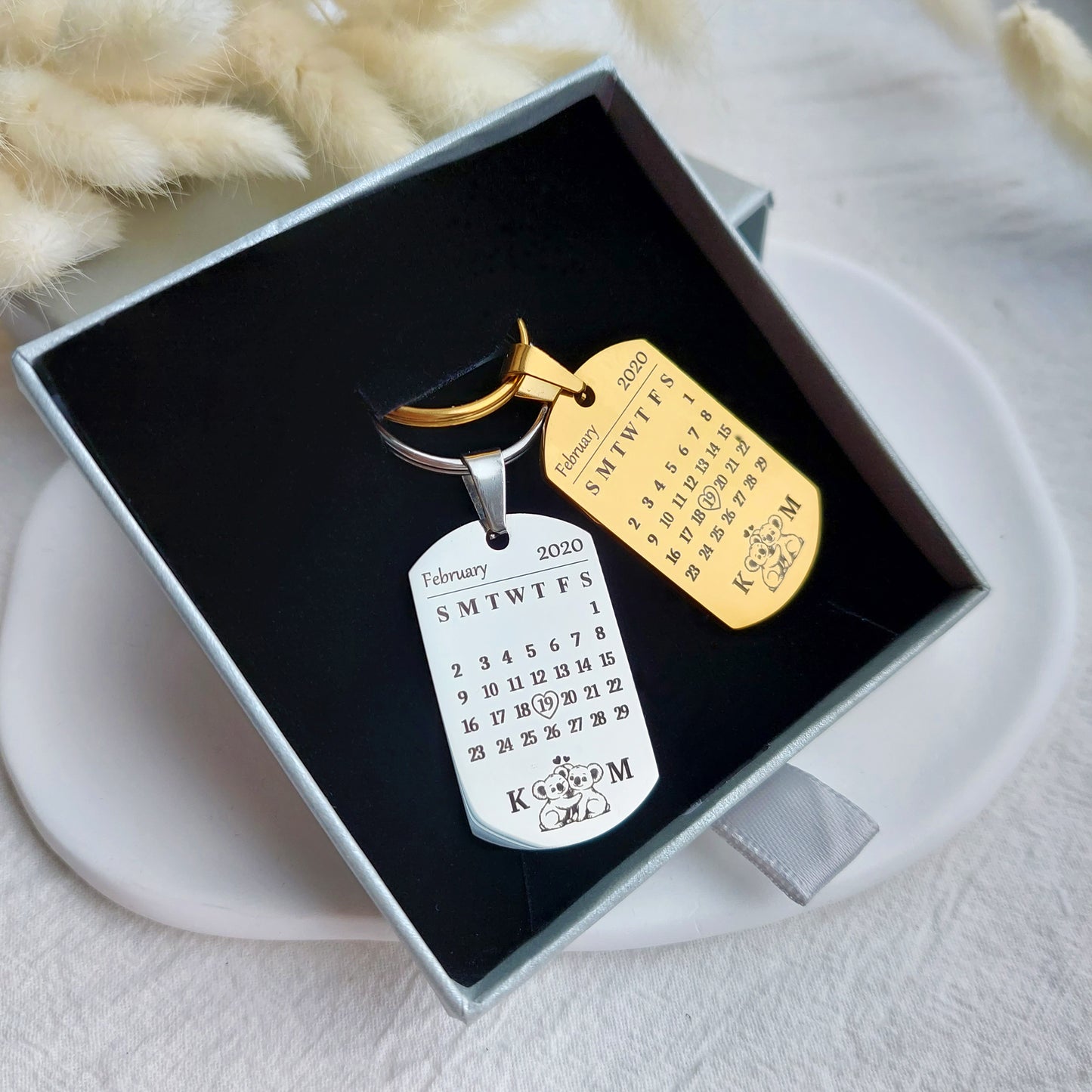 custom calendar keychain, meaningful gift for Valentines day, wedding or anniversary