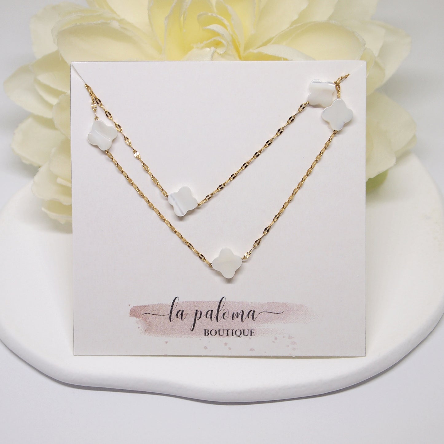 delicate woman choker necklace with lucky clover charms