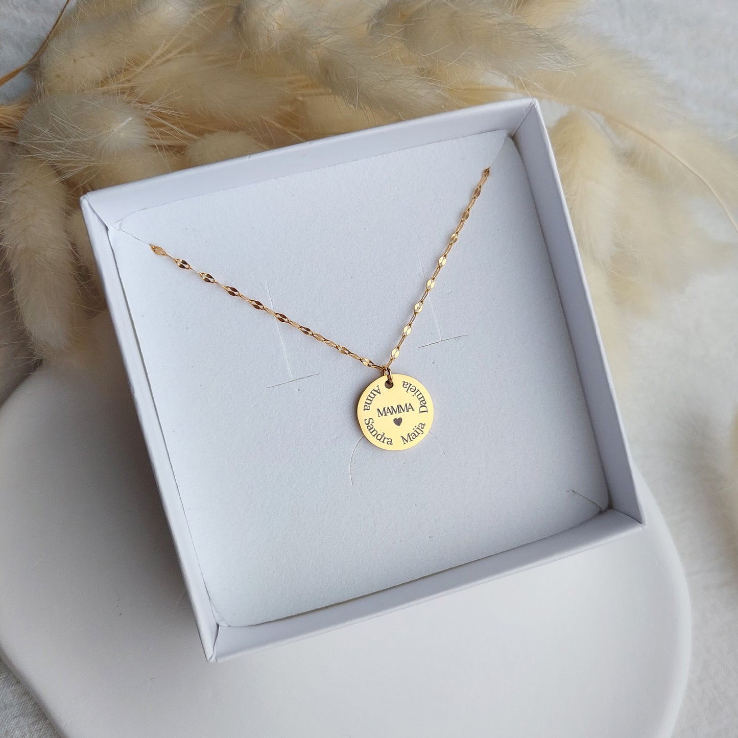 custom mom necklace personalized with kids names