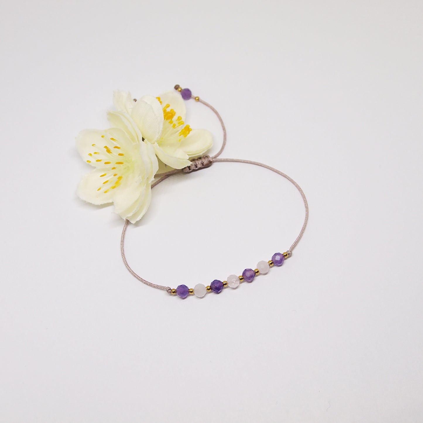 dainty natural gemsrone bracelet, adjustable closure