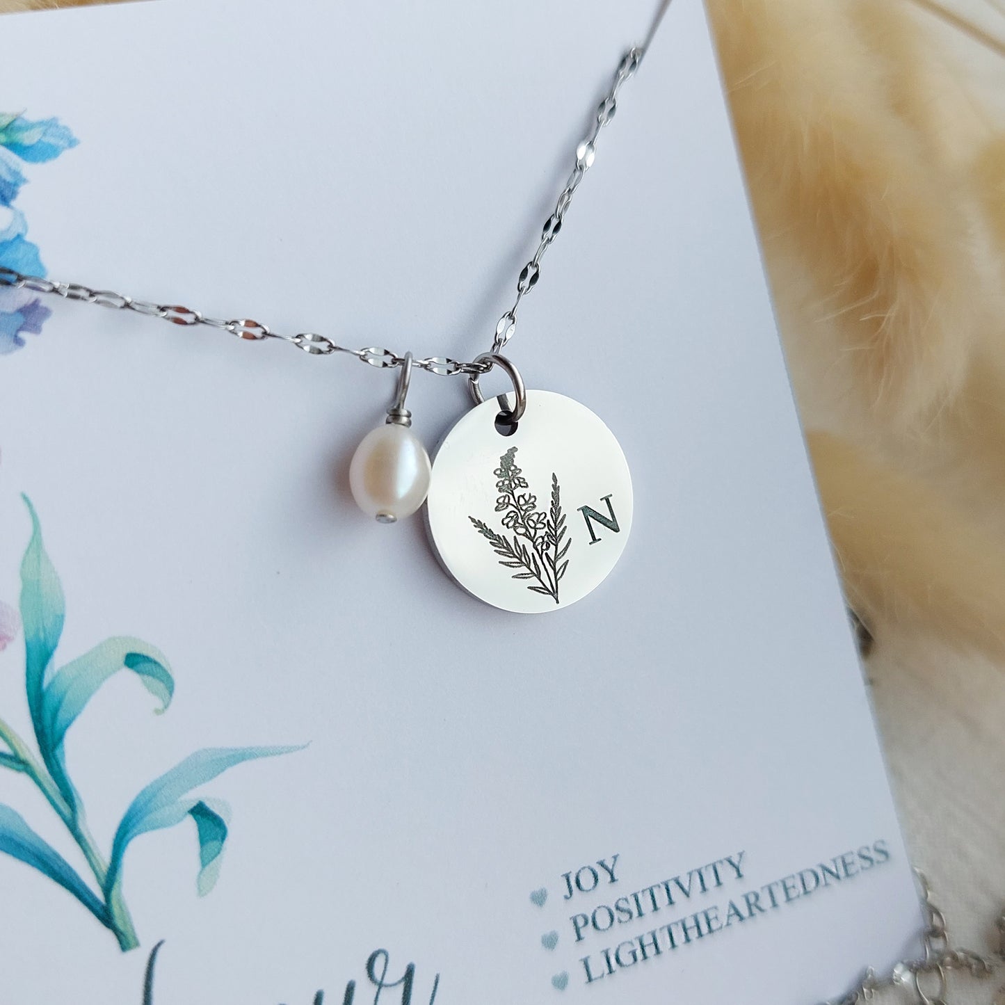 personalized birth flower woman necklace, gift for a friend