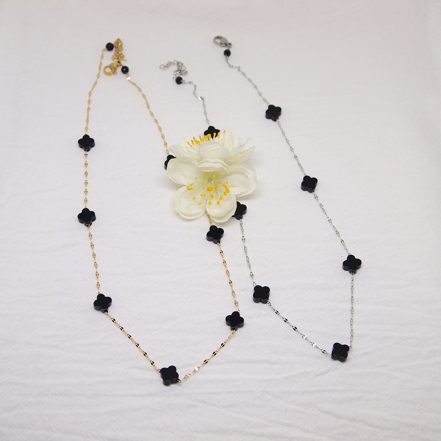 black four leaf clover choker necklace