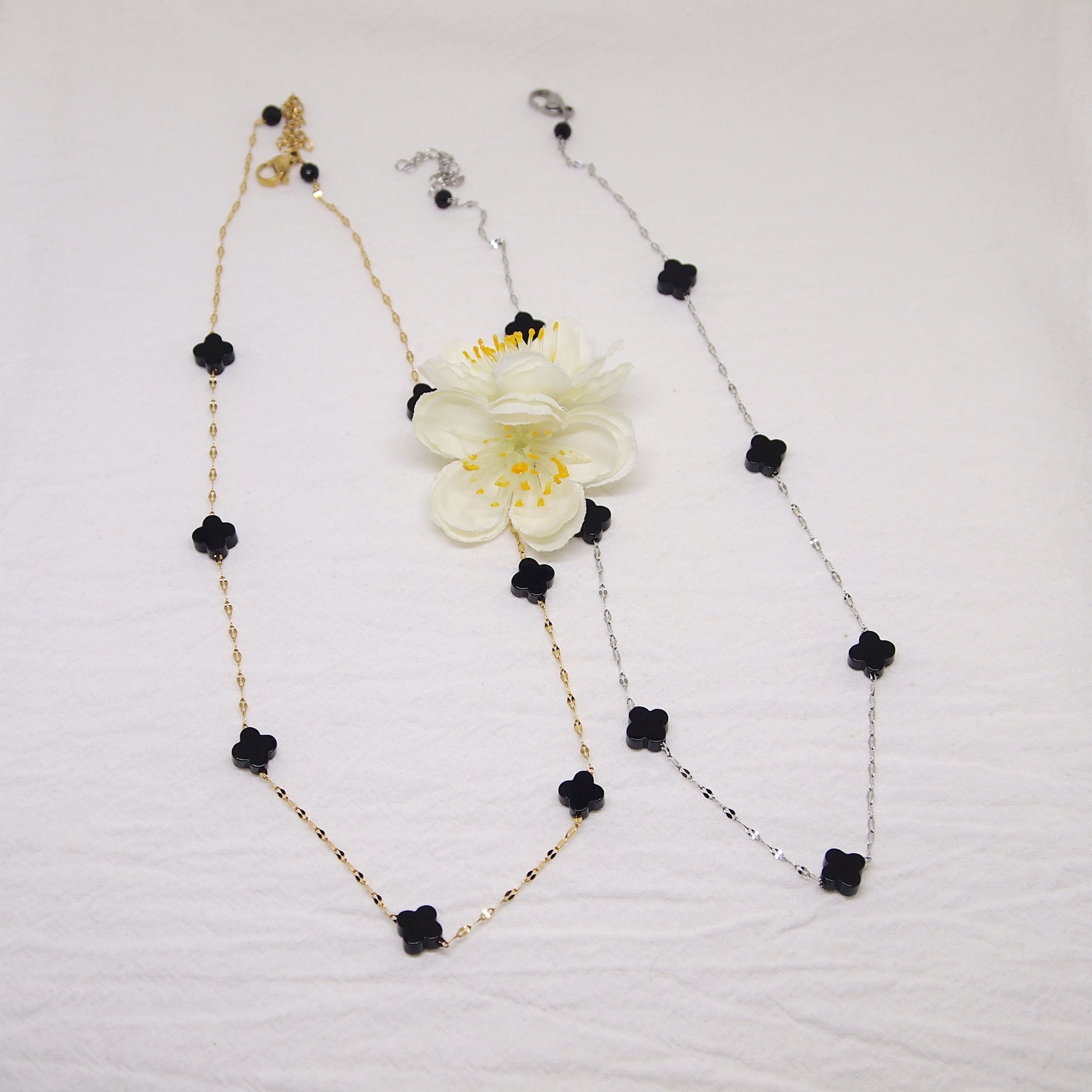 black four leaf clover choker necklace