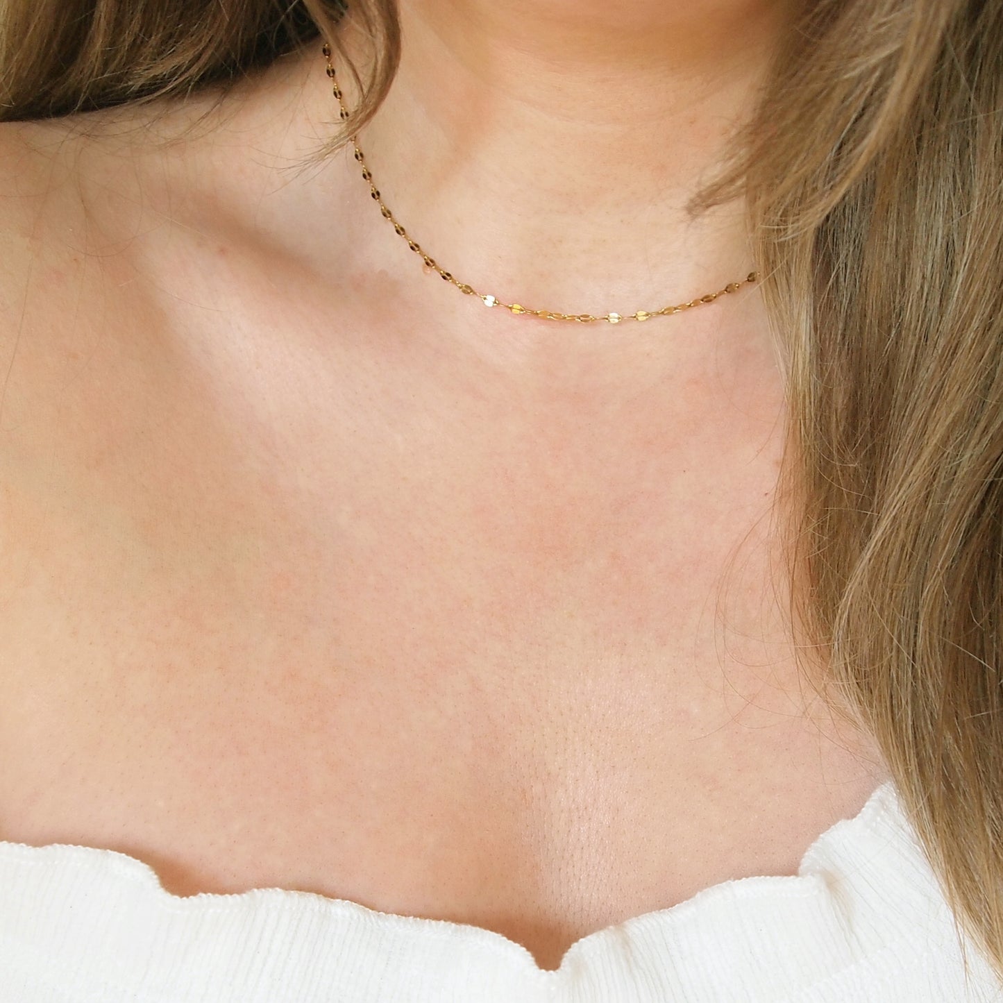 simple gold necklace for woman