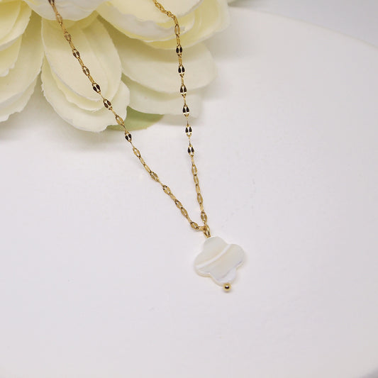 four leaf clover mother of pearl necklace